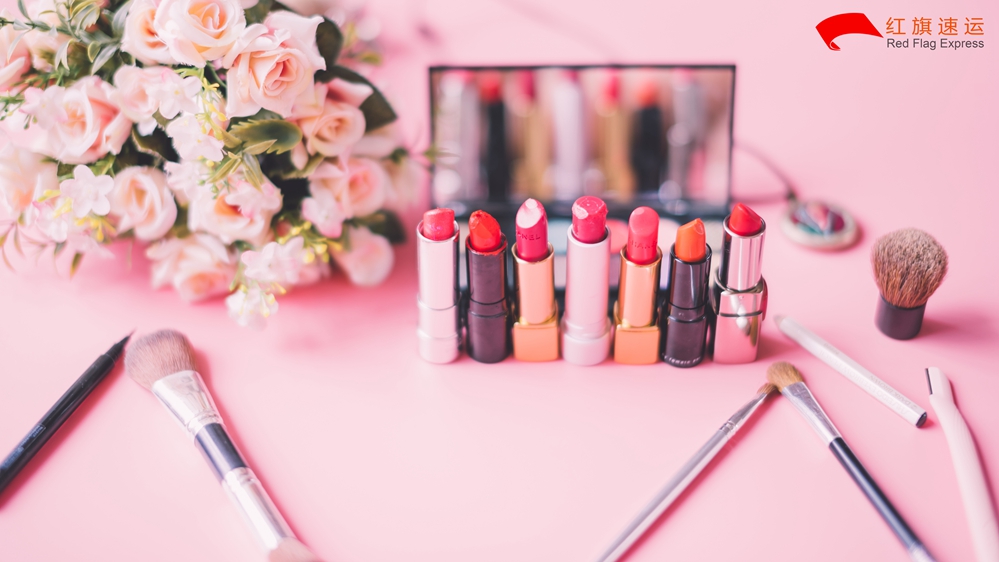 16398122041445.jpg 攝圖網_500498717_美妝口紅化妝品(企業商用)_副本.jpg